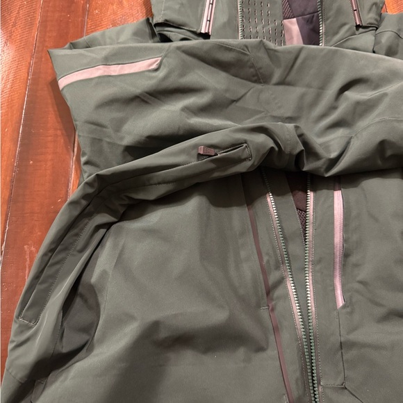 Obermeyer Green Men's Jacket size XL - Picture 9 of 14
